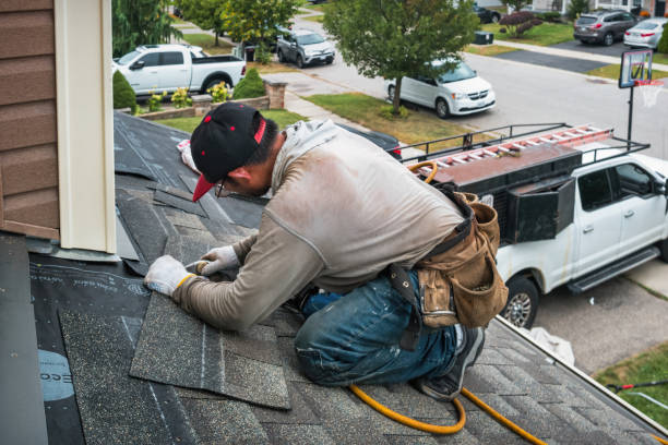 Professional Emergency Roof Repair technician working in Lyndhurst, VA